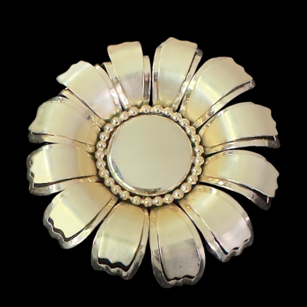 Elegant Gold colored Flower Brooch